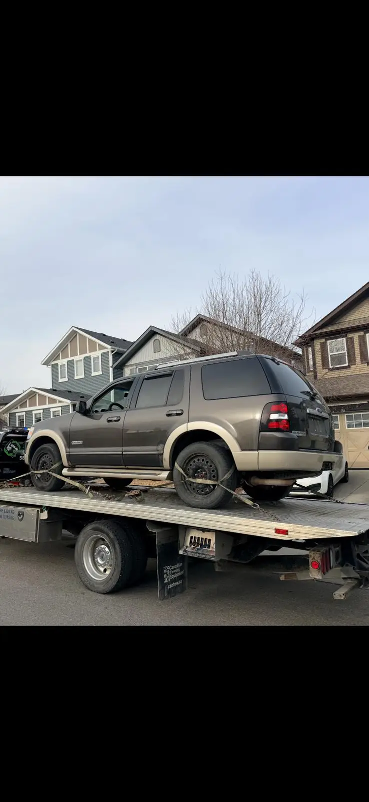 Ford Explorer towed from neighbourhood